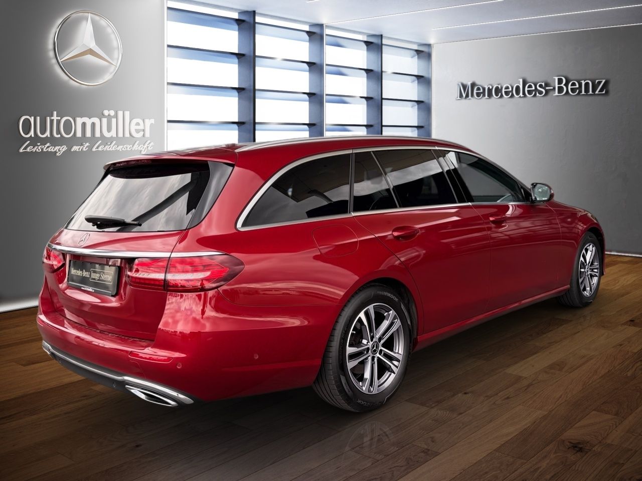 Fahrzeugabbildung Mercedes-Benz E 220 d T AVANTGARDE+AHK+EASYPACK+AMBIENT+MEMORY
