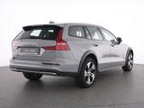 Volvo V60 Cross Country B4 AWD Plus+AHK+WINTERPAK+ - Volvo mit Diesel-Antrieb: Kombi, Automatik