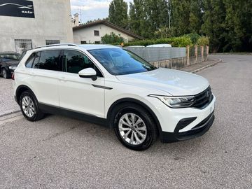 Volkswagen Tiguan - 5