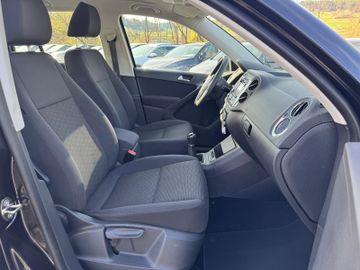 Volkswagen Tiguan - 11