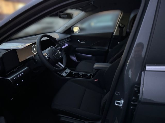 Fahrzeugabbildung Hyundai KONA MY25 1.6 Trend DCT Navi elektrische Heckkla
