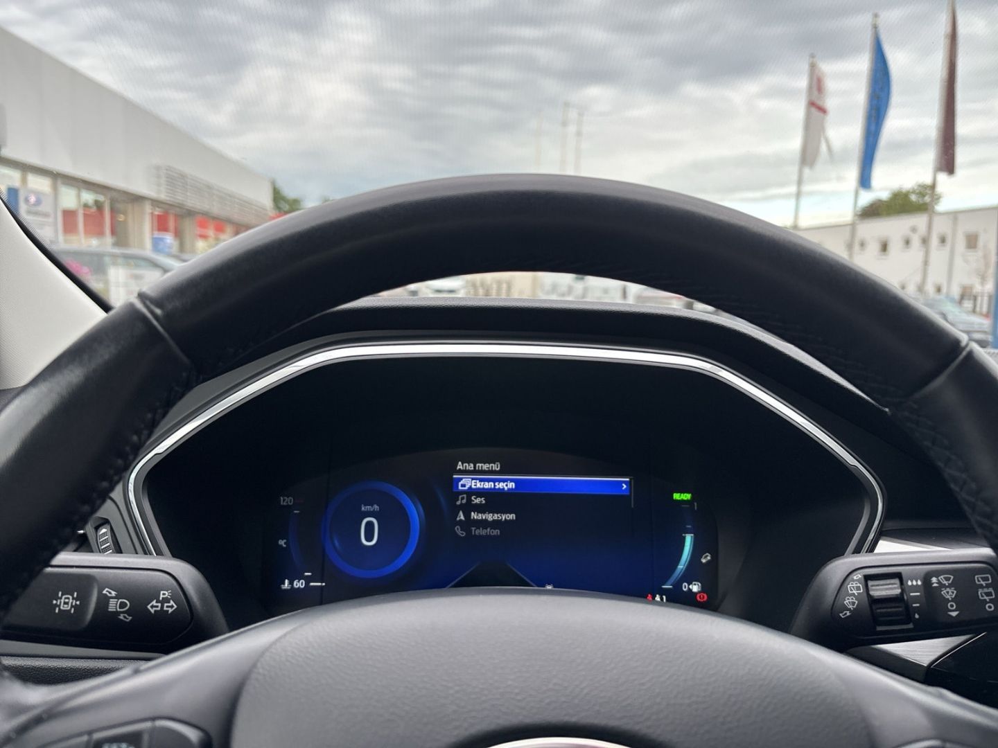 Fahrzeugabbildung Ford Kuga Hybrid Titanium X Navi Digitales Cockpit So