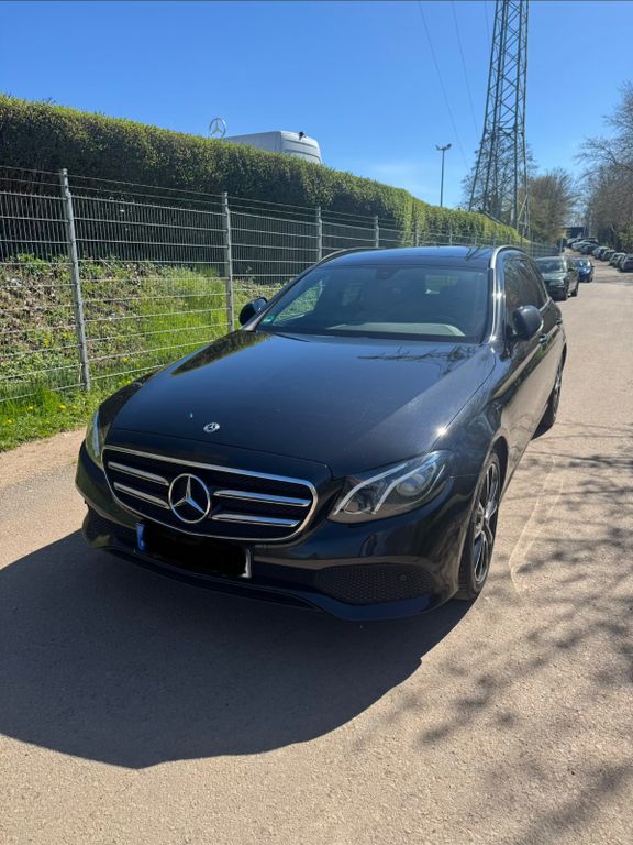 Image of Mercedes-Benz E 200
