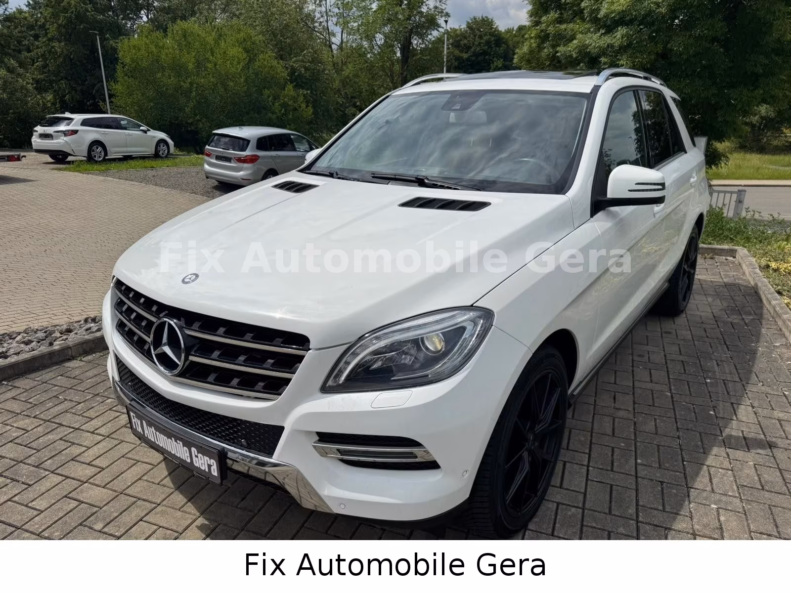 Mercedes-Benz ML 350 CDI BlueTec*Navi*Leder*Schiebedach*AHK*