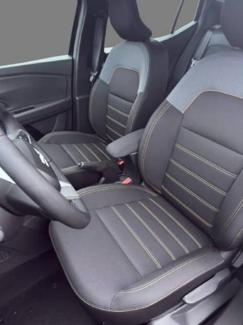 Fahrzeugabbildung Dacia Sandero Stepway Essential TCe 110