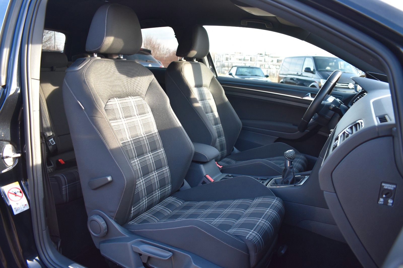 Fahrzeugabbildung Volkswagen Golf VII Lim. GTD BMT/Start-Stopp DYNAUDIO