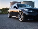 BMW 530d Aut Touring M-Paket Android Kamera Pano 8FB