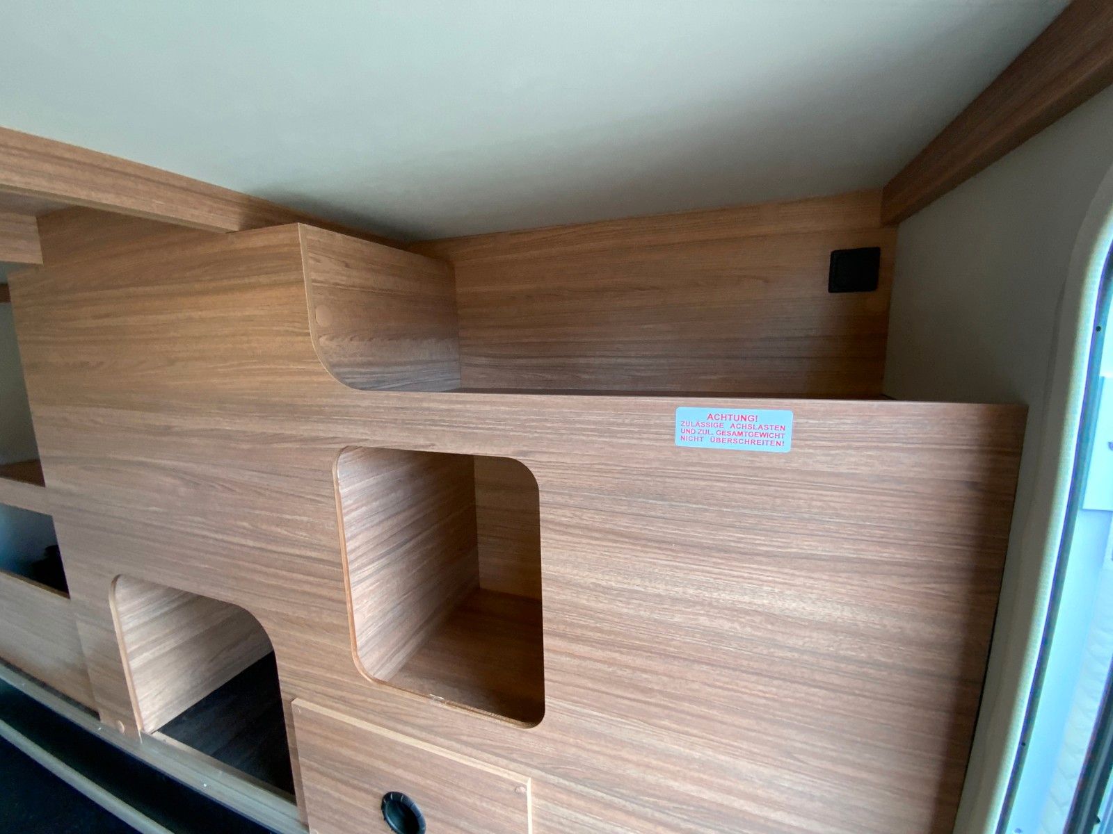 Fahrzeugabbildung Weinsberg CaraSuite 650 MEG