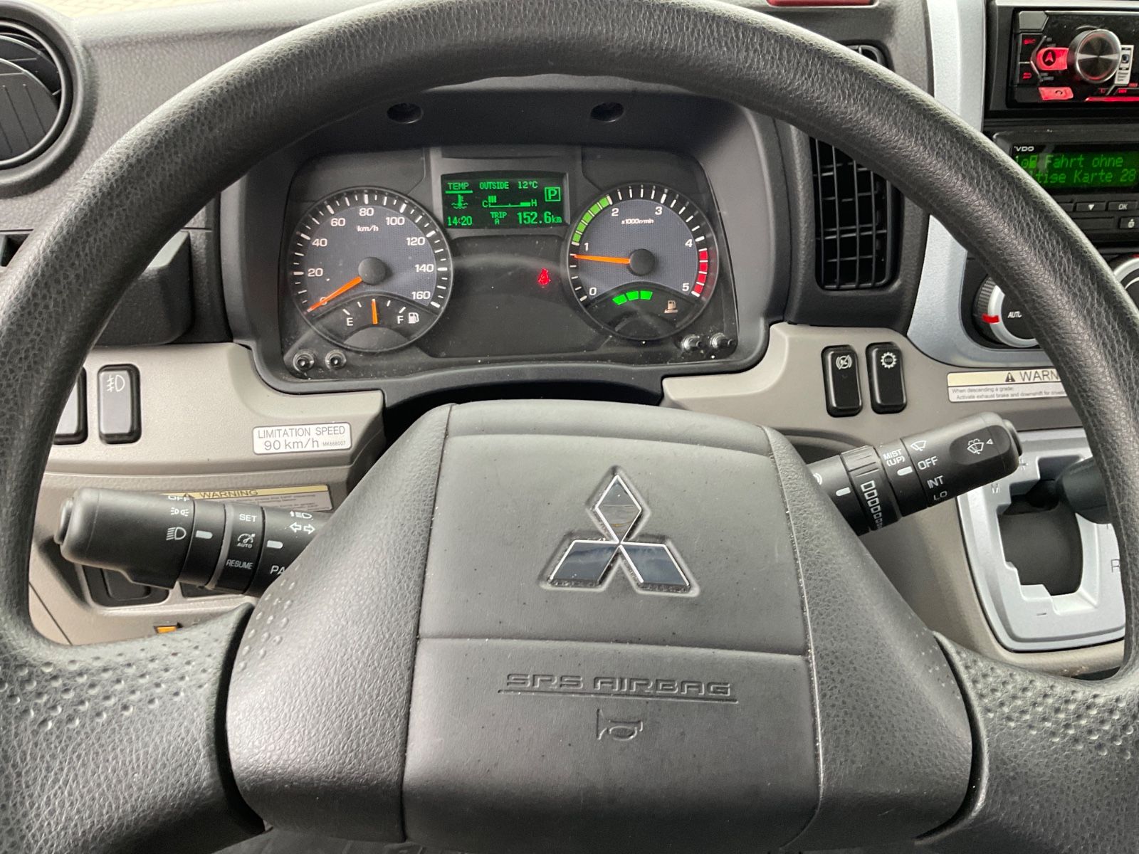 Fahrzeugabbildung Mitsubishi Fuso Canter,Abschleppbrille,Fahrzeugplateau