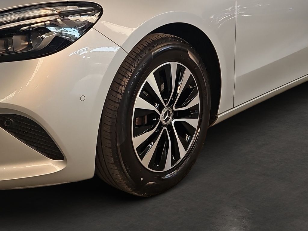 Fahrzeugabbildung Mercedes-Benz B 200 STYLE AHK Navi LED SHZ KAM SpurH ParkAss