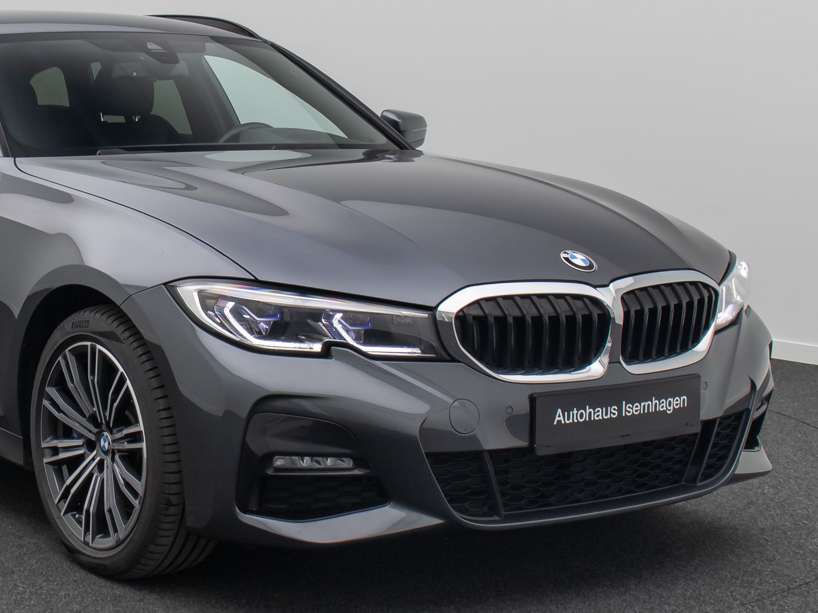 Fahrzeugabbildung BMW 330e M Sport Laser DAB Alarm HUD H/K Komfort 18"
