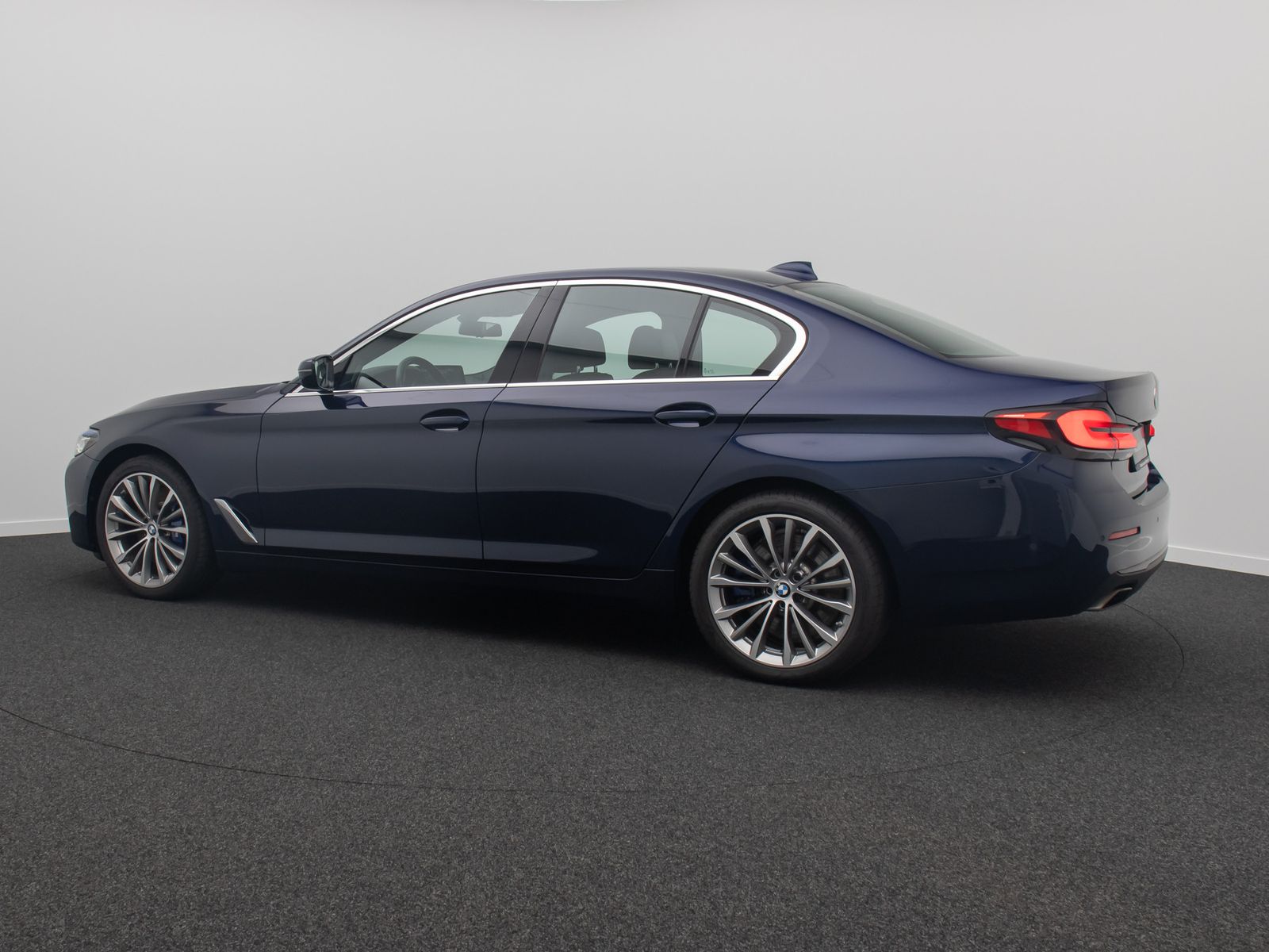 Fahrzeugabbildung BMW 540d xD DisplKey Laser DAB MSport HUD H/K 19Zoll
