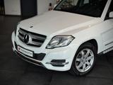 Mercedes-Benz GLK 250 *1.Hand*Panorama*Holz Wurzelnuss* - Mercedes-Benz GLK-Class mit Benzin-Antrieb