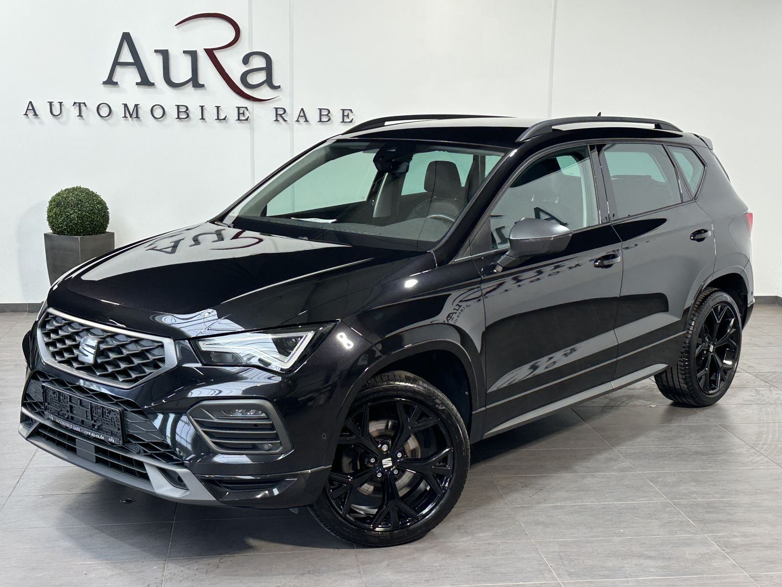 Fahrzeugabbildung SEAT Ateca FR 4Drive NAV+LED+19ZOLL+VCOCKPIT+KAM+ACC