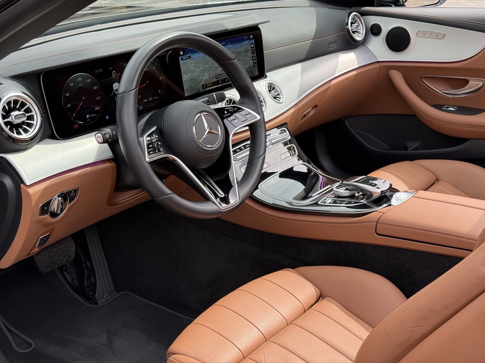 Mercedes-Benz E 300 d 4Matic Cabrio AVANTGARDE PAKET KAMERA CO foto 8