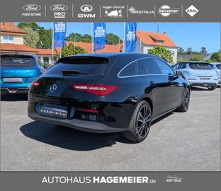 Mercedes CLA 180 Shooting Brake - 4