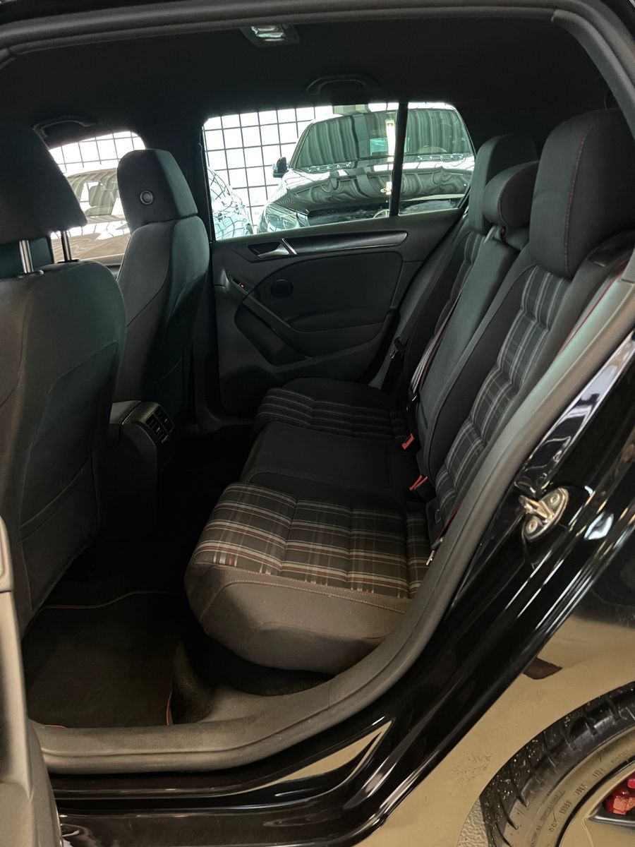 Fahrzeugabbildung Volkswagen Golf VI GTI Edition 35