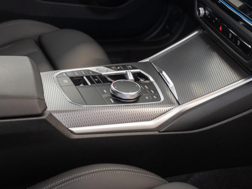 BMW M340i xDrive+AHK+Panorama+Navi+RFK+eSitze+PDCv+h