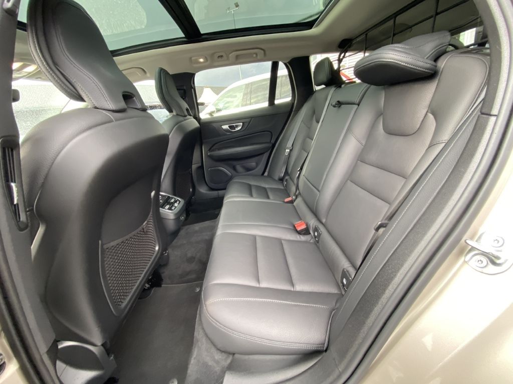 Volvo V60 Cross Country Cross Country Ultimate B4 AWD  foto 8