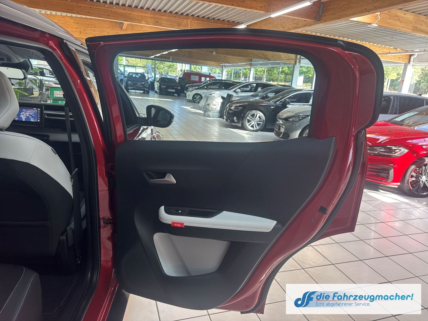 Fahrzeugabbildung Citroën C3 Aircross E 113 MAX HUD Navi LED Apple CarPlay