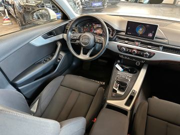 Audi A4 *ACC*AHK*NAVI*CARPLAY*2-ZONEN*SZHZ*LED*