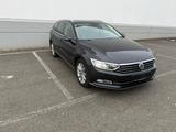 Volkswagen Passat 2.0 TDI 3G5 Highline Varia. Start-Stopp  - Volkswagen Passat: 3.0