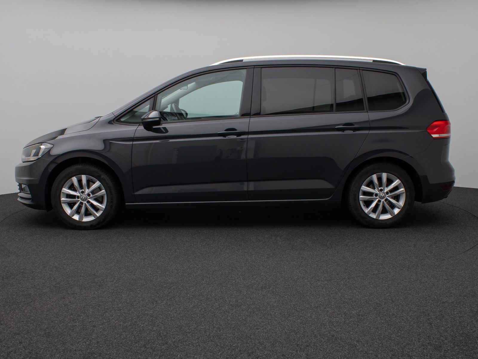 Fahrzeugabbildung Volkswagen Touran 2.0 TDI BMT Navi Stzhz ACC PDC AHK 8fach