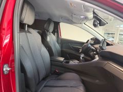 PEUGEOT 3008 Allure Facelift|LED|Navi|KeylessICarplay