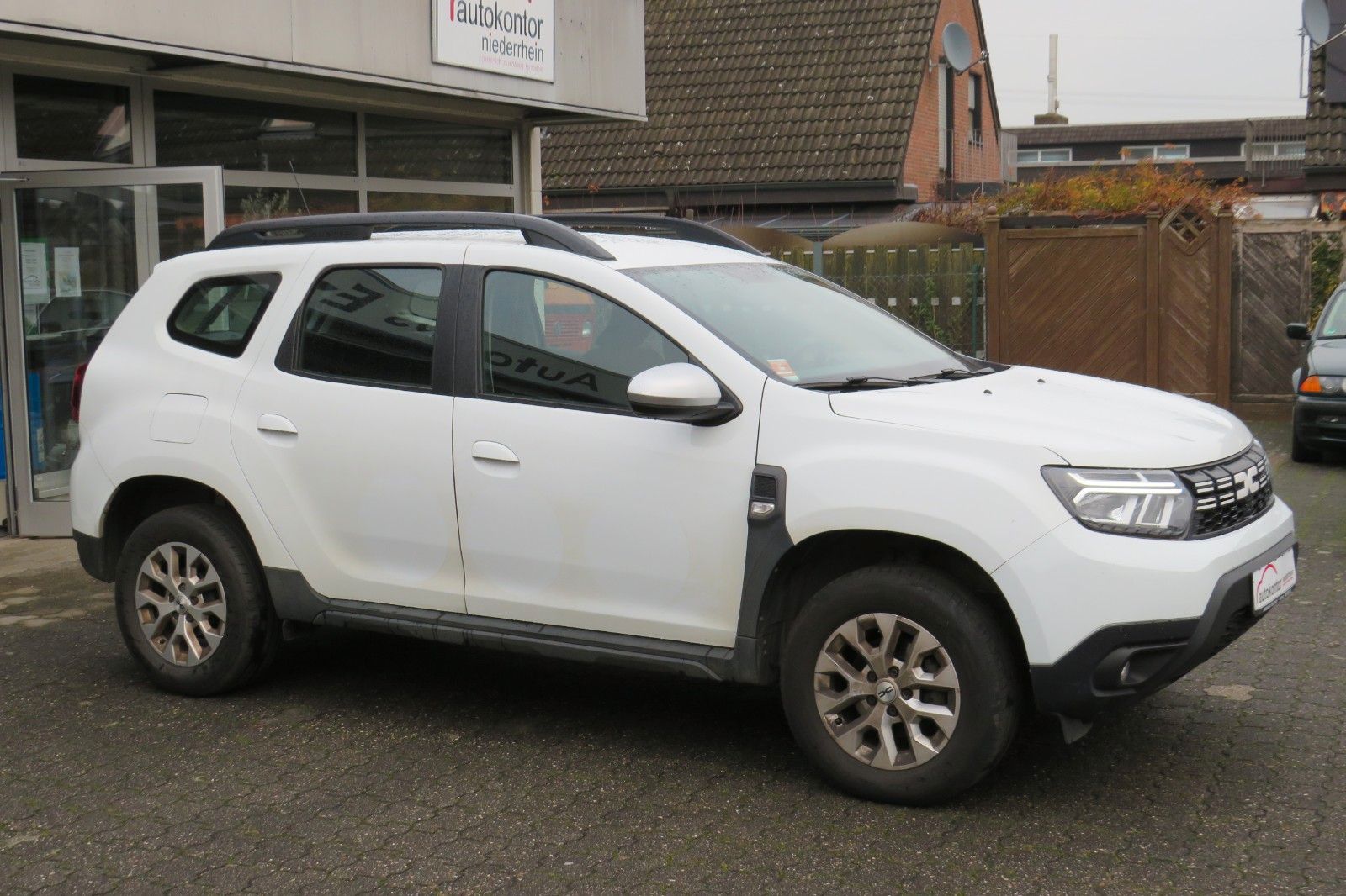 Fahrzeugabbildung Dacia Duster II Expression DIESEL NAVI ALU LED 1.HAND