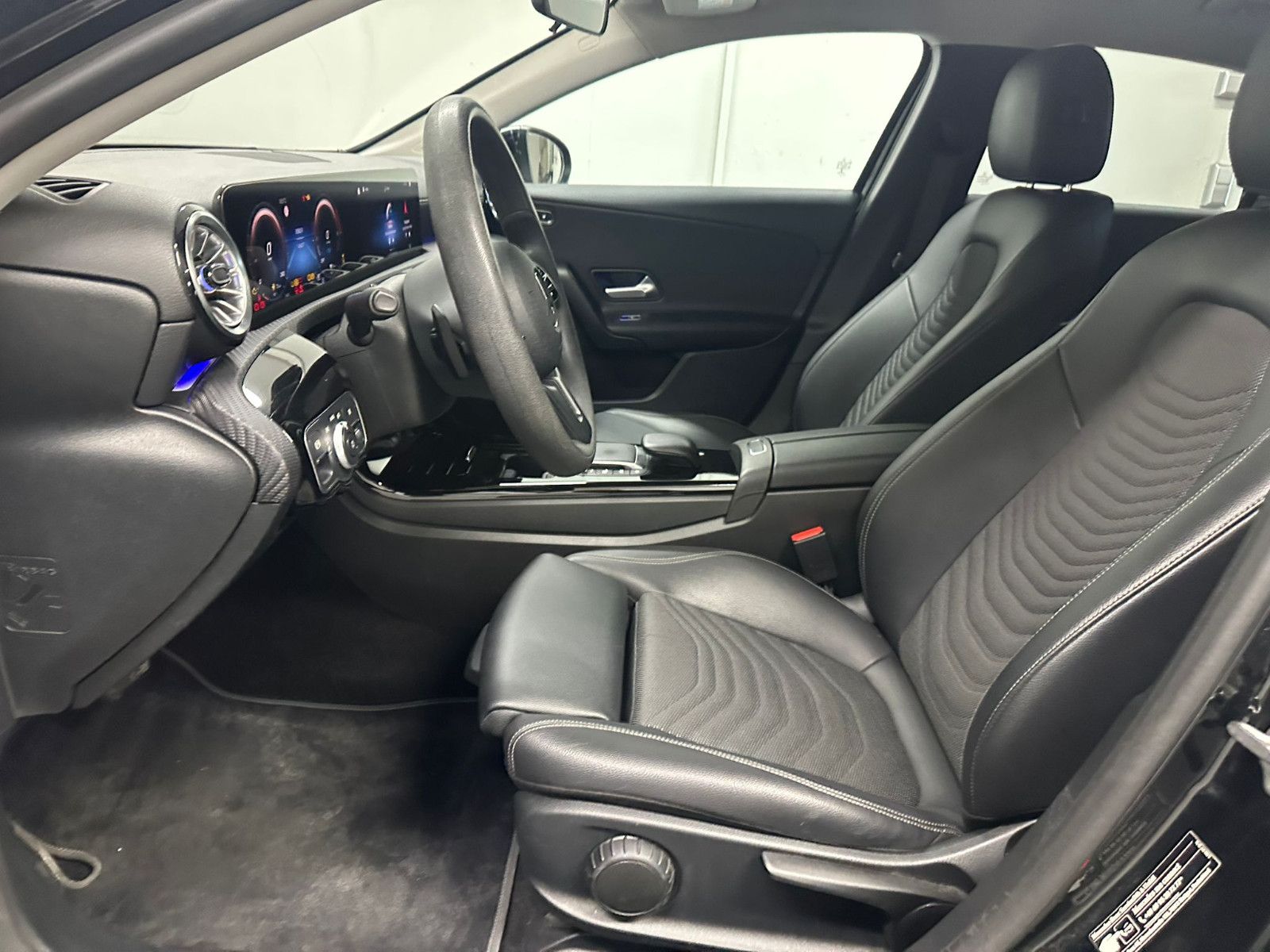 Fahrzeugabbildung Mercedes-Benz A 250 e DCT*STYLE*KAMERA*PDC*NAVI*AMBIL*LED