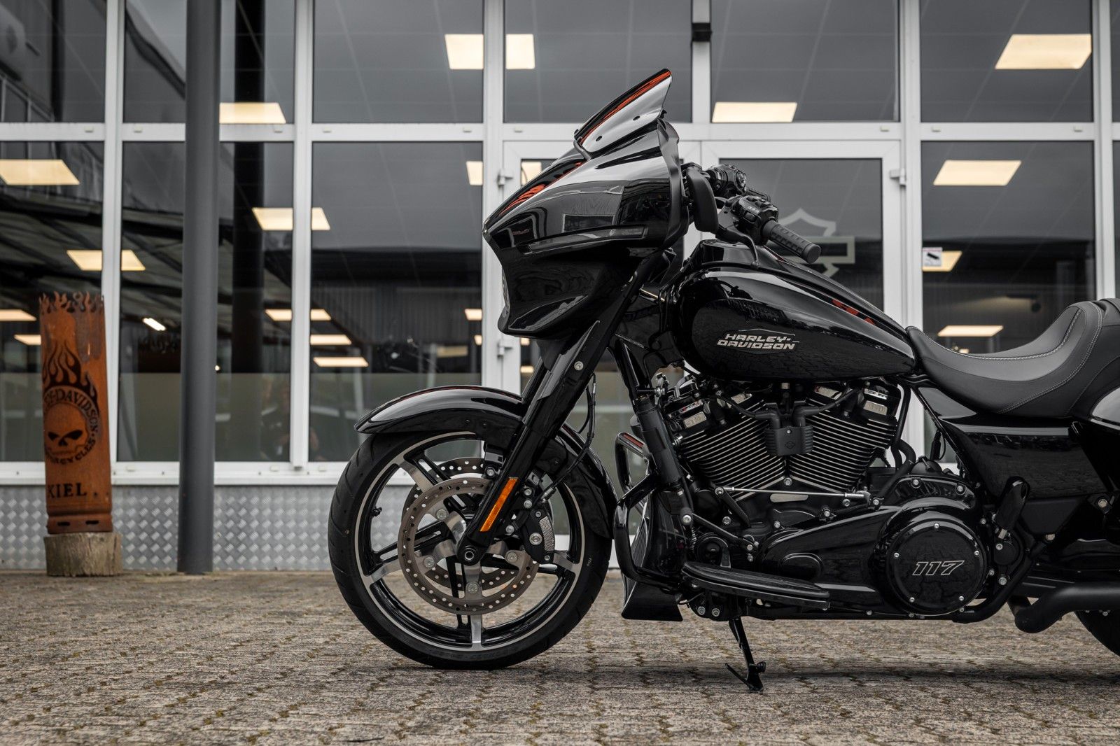 Fahrzeugabbildung Harley-Davidson Street Glide  FLHX MY24 117cui- Kesstech