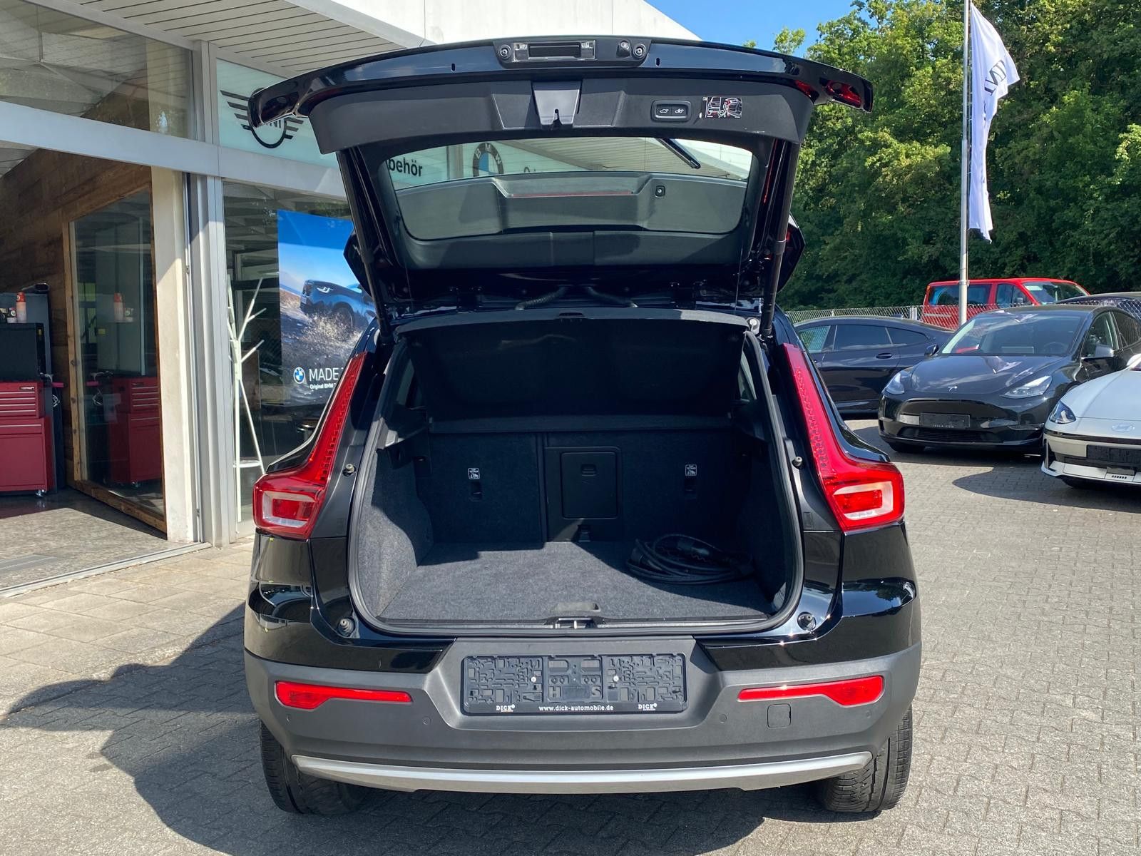 Fahrzeugabbildung Volvo XC40 Inscript Plug-In Hybr LED+NAVI+KAM+DAB+ACC+