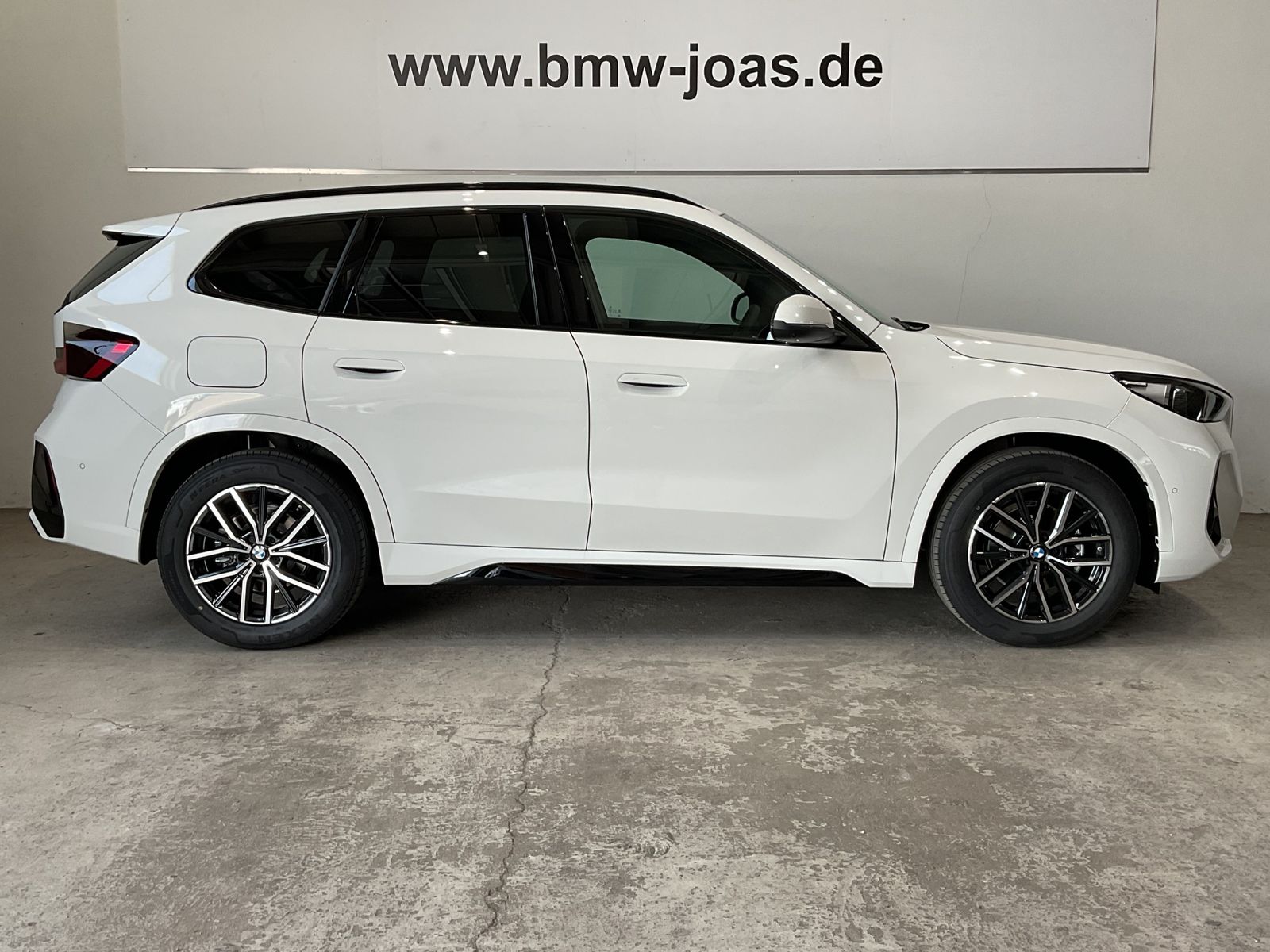 Fahrzeugeinzelansicht 16 Fahrzeugabbildung BMW iX1 eDrive20 |Head-Up Displ. |AHK |elektr. Heckk
