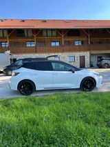 Toyota Corolla 2,0 Hybrid GR Sport GR Sport - Toyota Corolla: GR Sport
