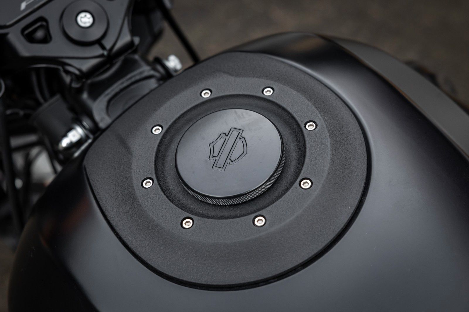 Fahrzeugabbildung Harley-Davidson FXDRS 114 CUI - KESSTECH - SEITLICHER KZH