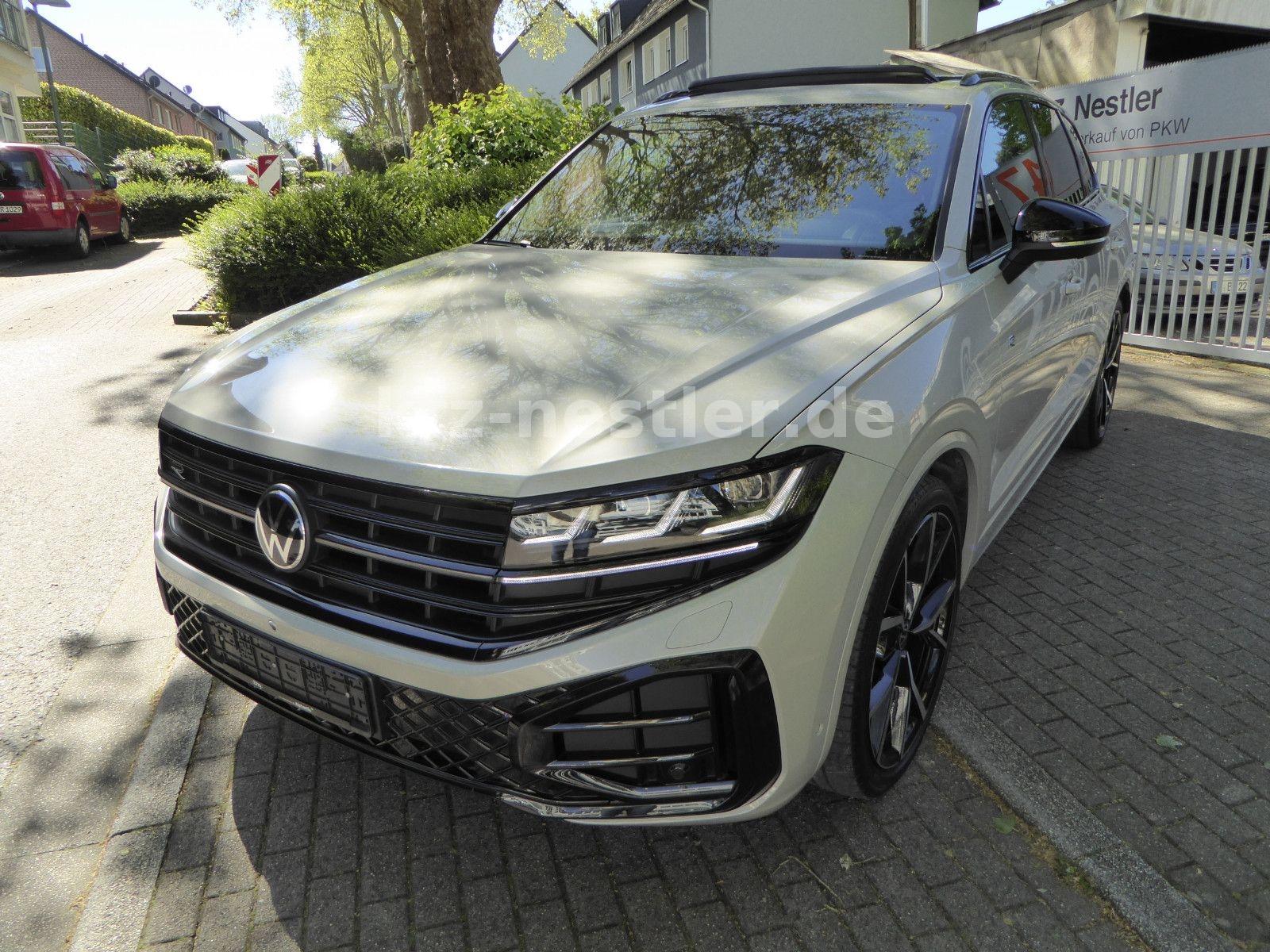 Volkswagen Touareg 3.0 TDI R-Line/Pano/Puglia/AHK/HUD/Wank