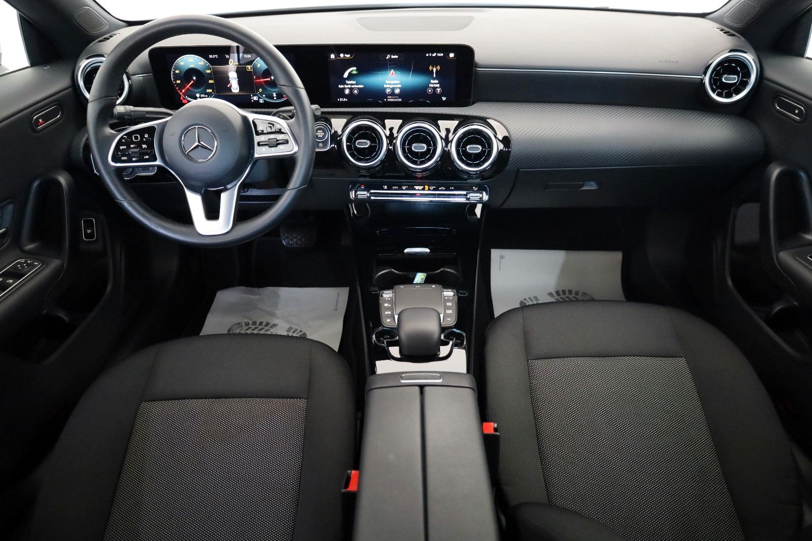Fahrzeugabbildung Mercedes-Benz CLA 200 d Coupé, Navi,LED,SH,Kamera,DAB,Carplay