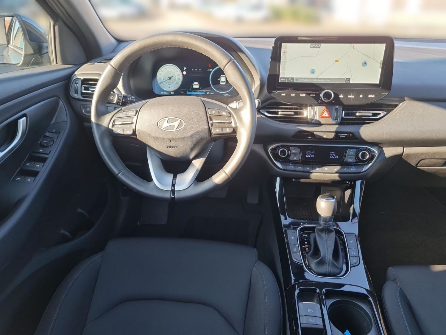 Fahrzeugabbildung Hyundai i30 ADVANTAGE 1.0 AUT. PLUS-P+ALLWETTER+TEMPOMAT