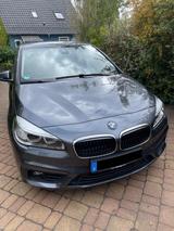 BMW 218 Active Tourer Advantage, wenig KM