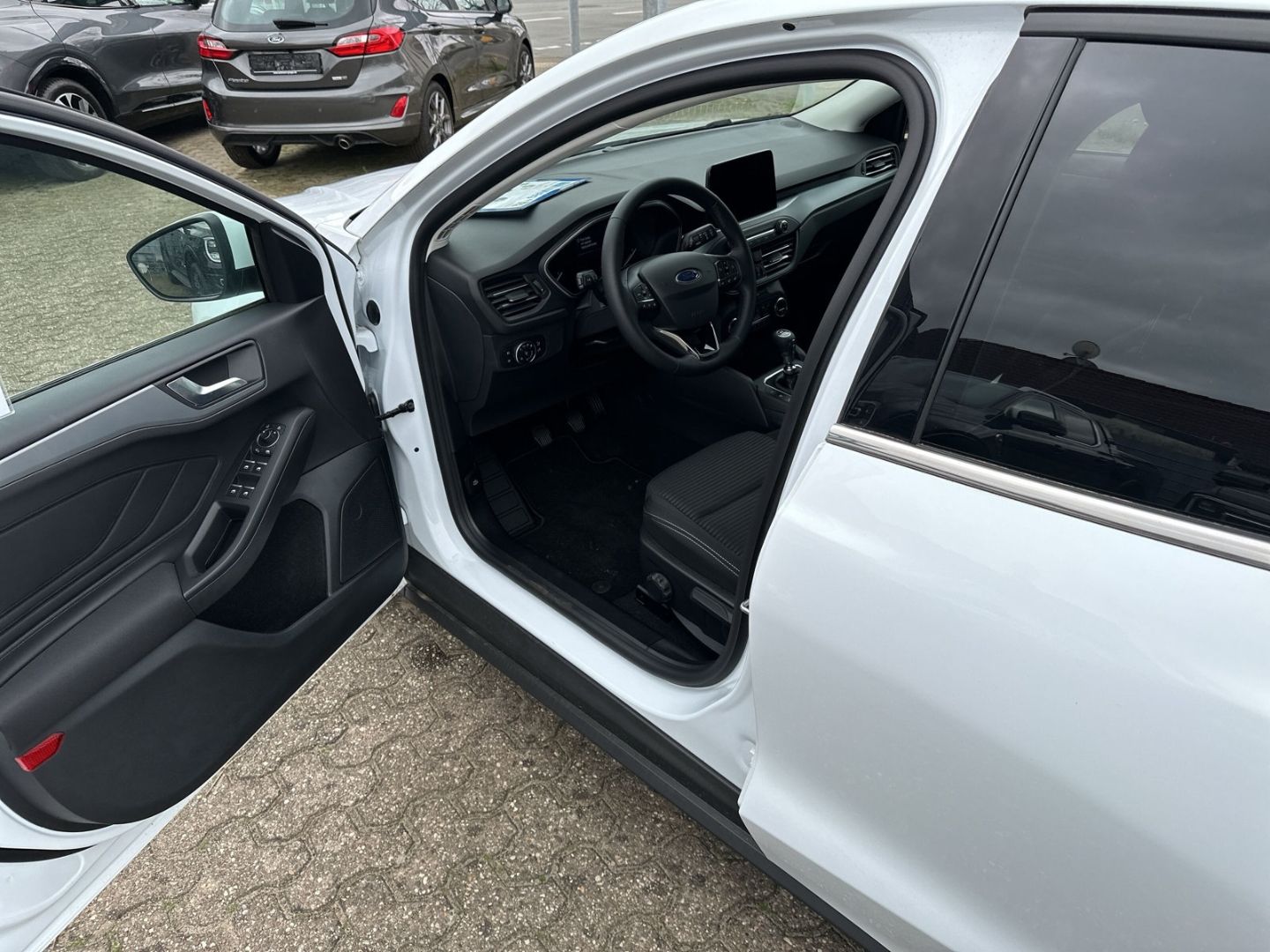 Fahrzeugabbildung Ford Focus Titanium 1.0 EcoBoost Mild-Hybrid EU6d Nav