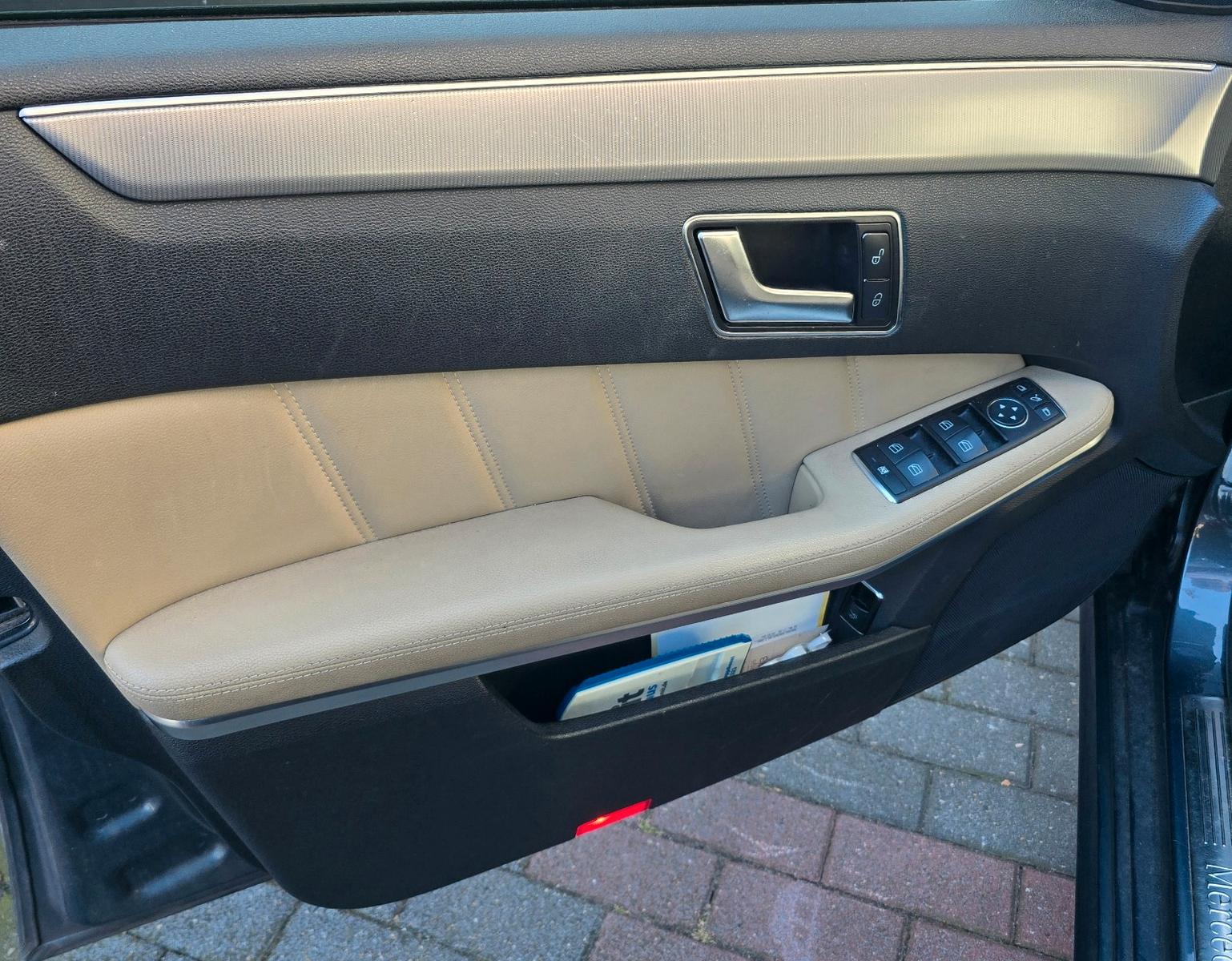 Mercedes-Benz E 220 BlueTEC  Autom. 9G Tronic S212 AMG Menü