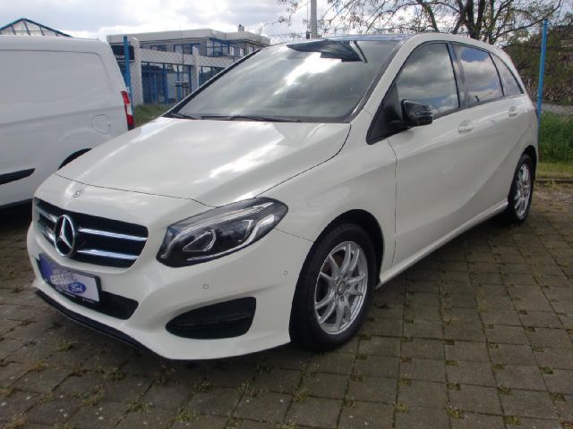 Mercedes-Benz B 200 Autom. PANO Klima NAVI LED Sitzhzg