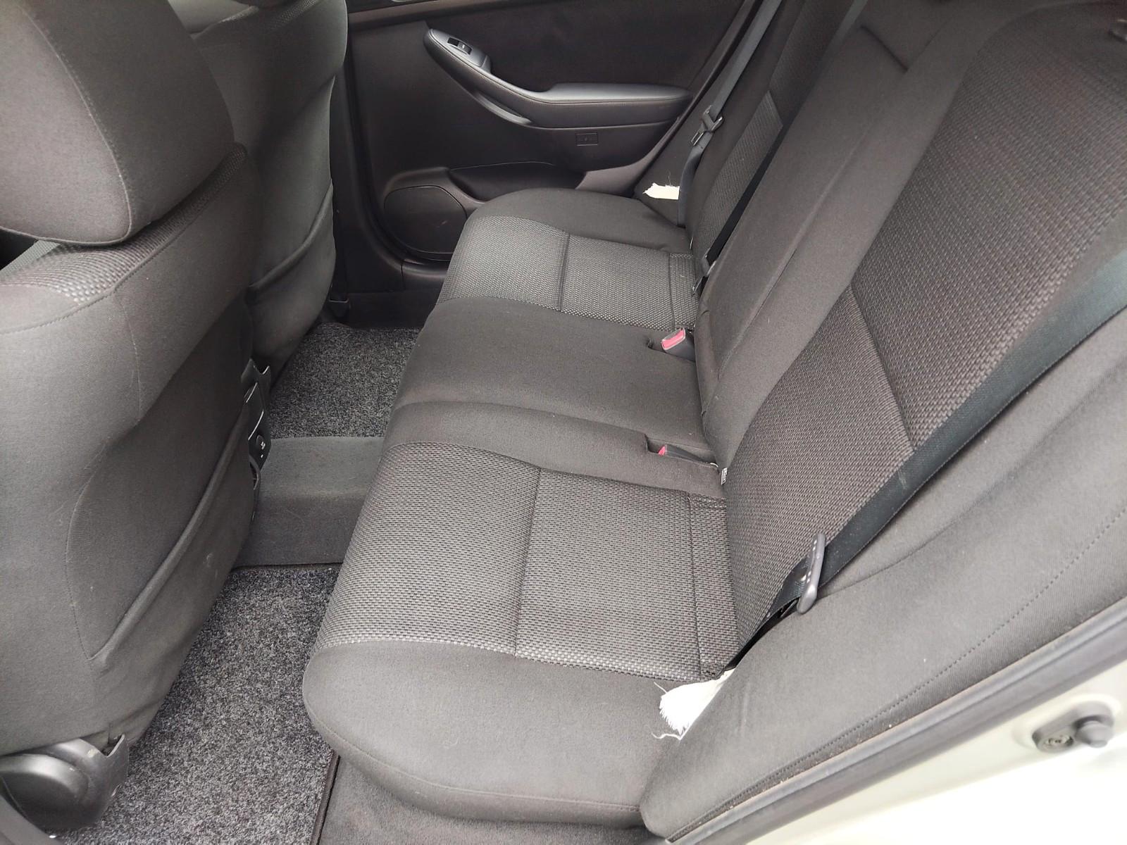 Toyota Avensis 2004 — photo 13