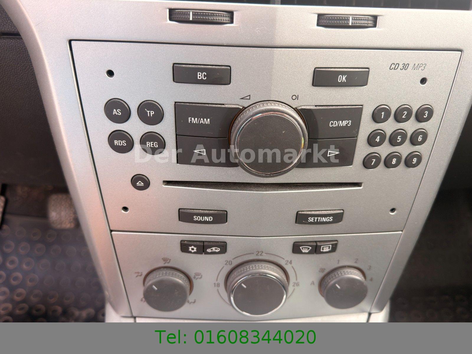 Opel Astra 2009 — photo 16