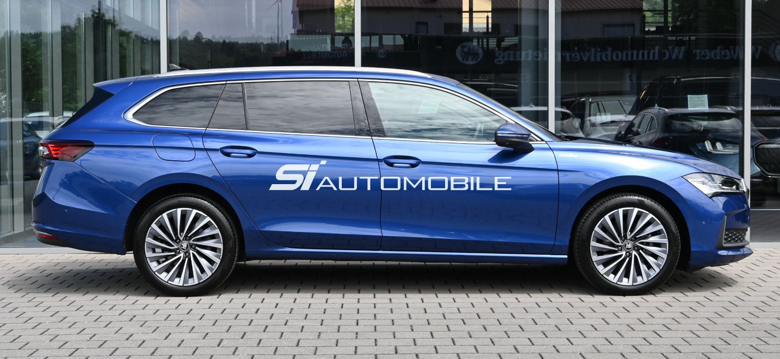 Fahrzeugabbildung SKODA Superb 2.0 TDI L&K Combi °ACC°AHK°HUD°STHZG°360°