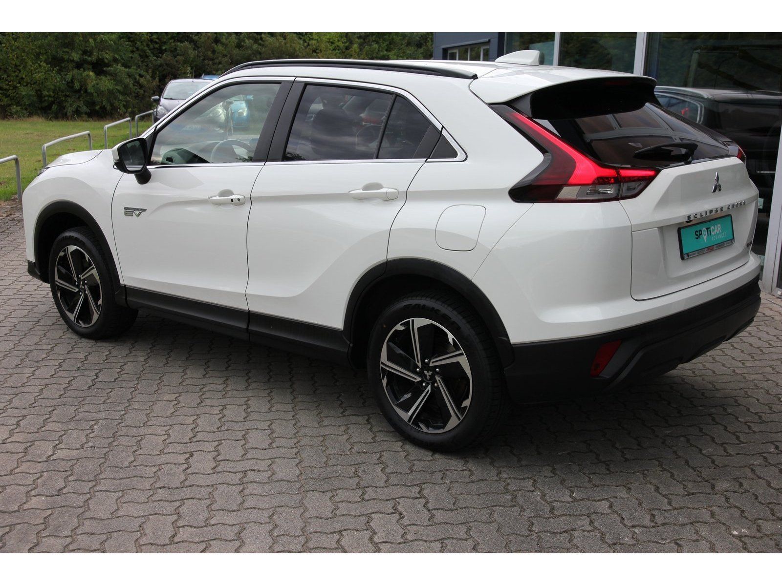 Mitsubishi Eclipse Cross Basis Hybrid 4WD Klima SHZ RFK App imagem 3