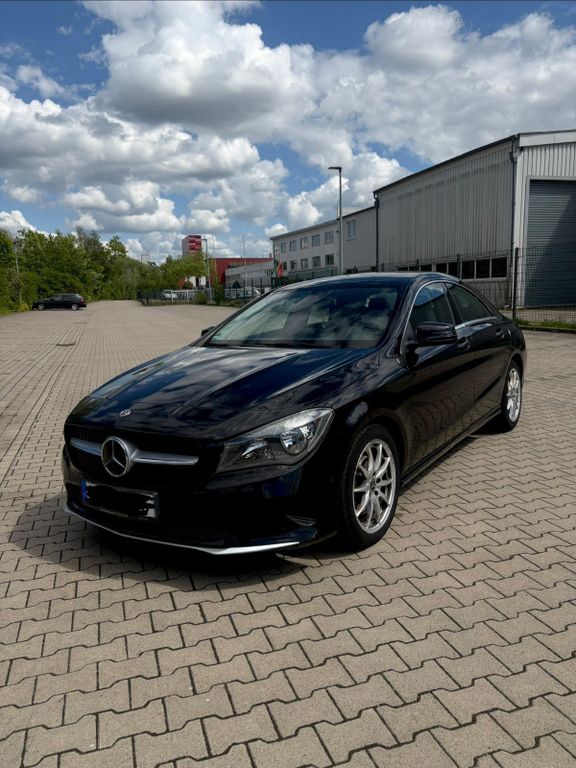 MERCEDES-BENZ Mercedes CLA 220d Automatik - top Zustand