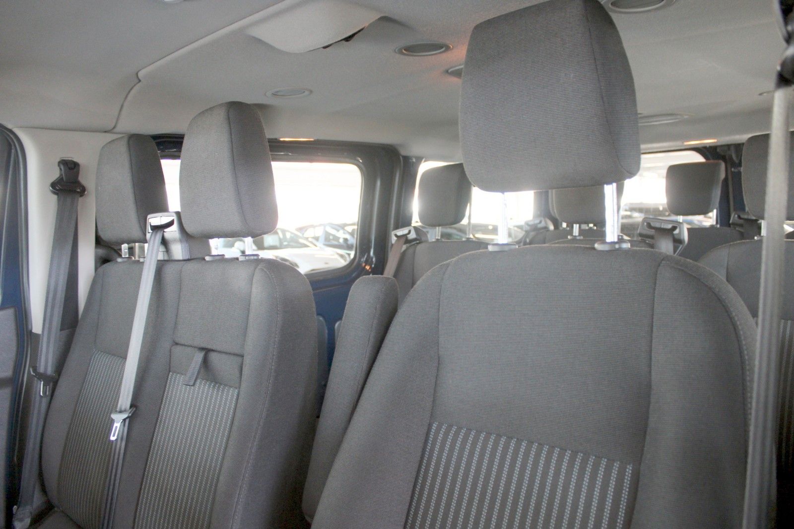 Fahrzeugabbildung Ford Transit Custom Kombi TREND 9-Si Doppelklima AHK
