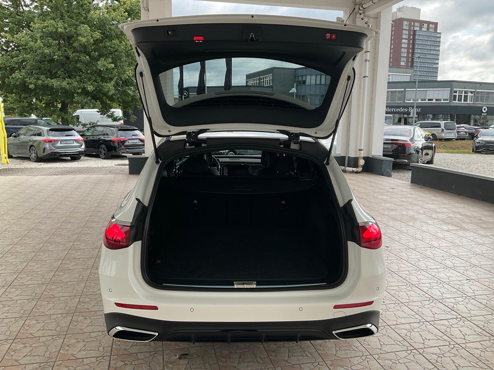 Mercedes-Benz E 220 d 4M T AMG Line/Distronic/Digital/Kamera