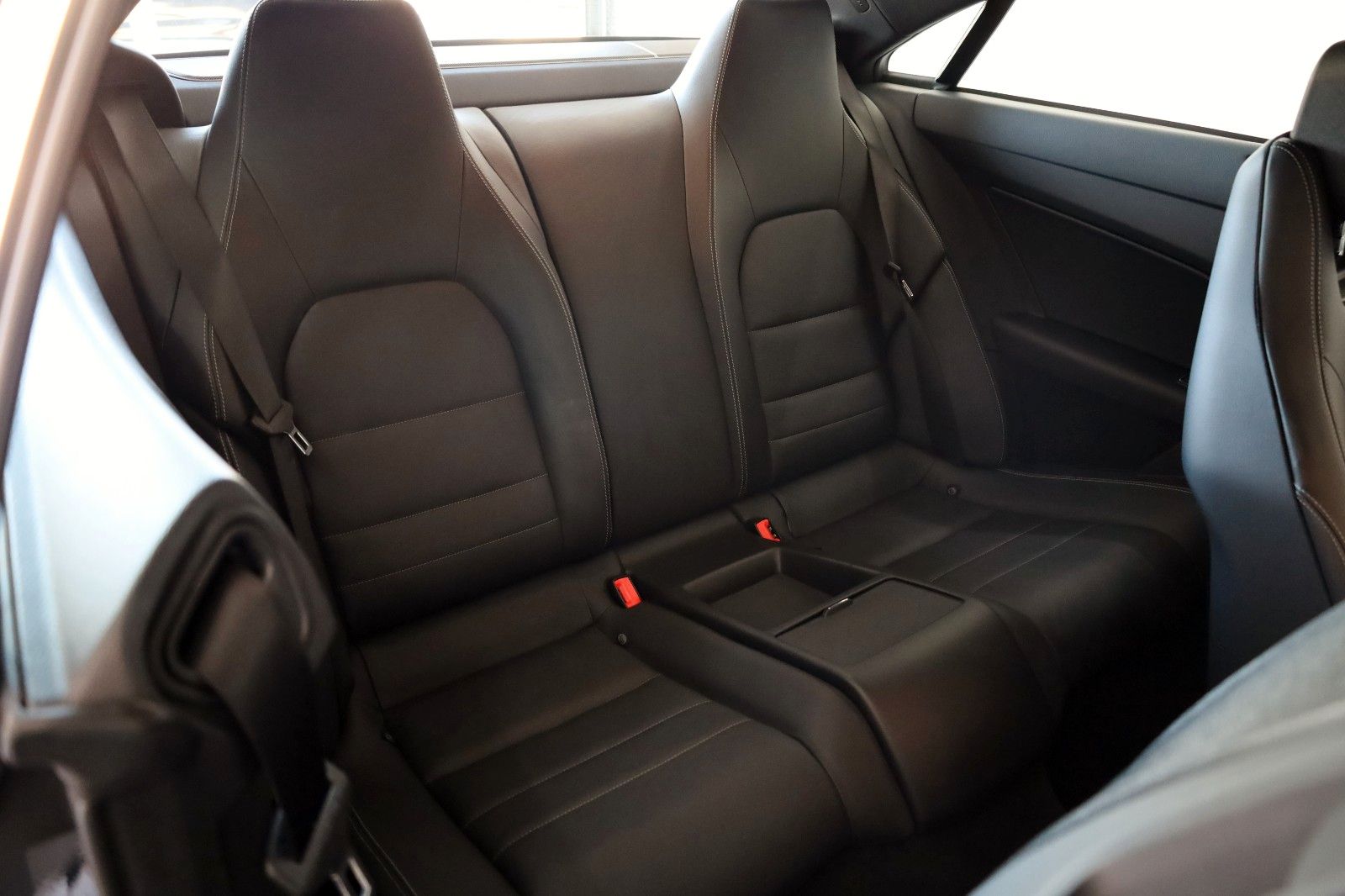 Fahrzeugabbildung Mercedes-Benz E 350 CDI Coupe BE AMG Line,Leder,Navi,Xenon